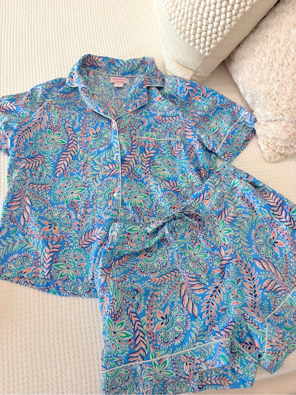 Tommy Bahama Women’s Blue Floral Print Pajama Set Size Small